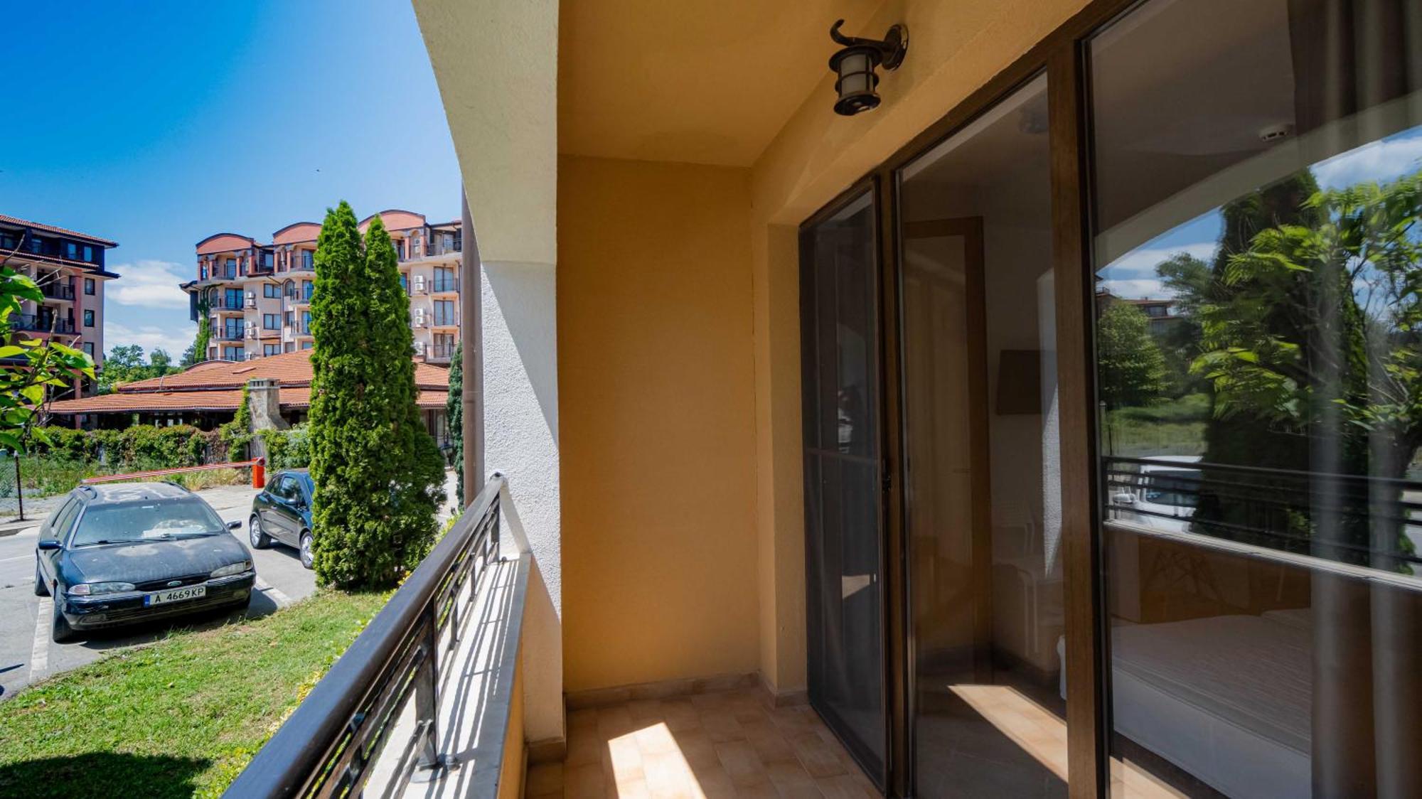 Първа Линия Хотел С Адрес К-С Реджина Маре Царево Tsarevo Exterior foto